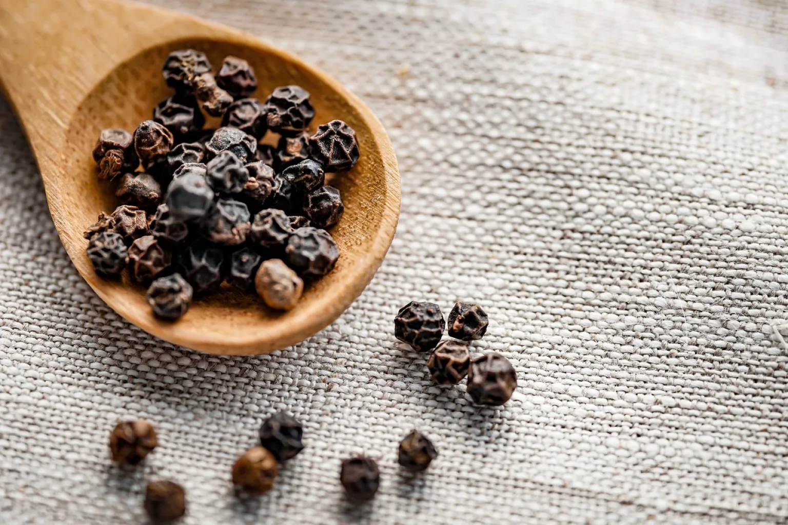 Ground black pepper